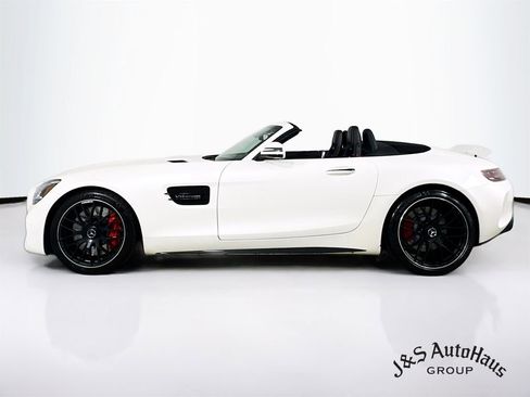 Used 2020 Mercedes-Benz AMG GT C w/ AMG Interior Night Package image 4