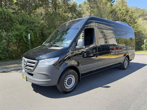 Used 2025 Mercedes-Benz Sprinter 2500 image 10