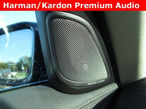 Used 2022 BMW 740i xDrive w/ Premium Package image 16