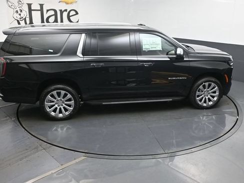 New 2026 Chevrolet Suburban Premier w/ Sun And Tow Package AWD/4WD image 18