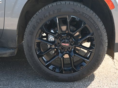 Used 2022 GMC Yukon SLE w/ Gmc Pro Safety Plus Package image 13