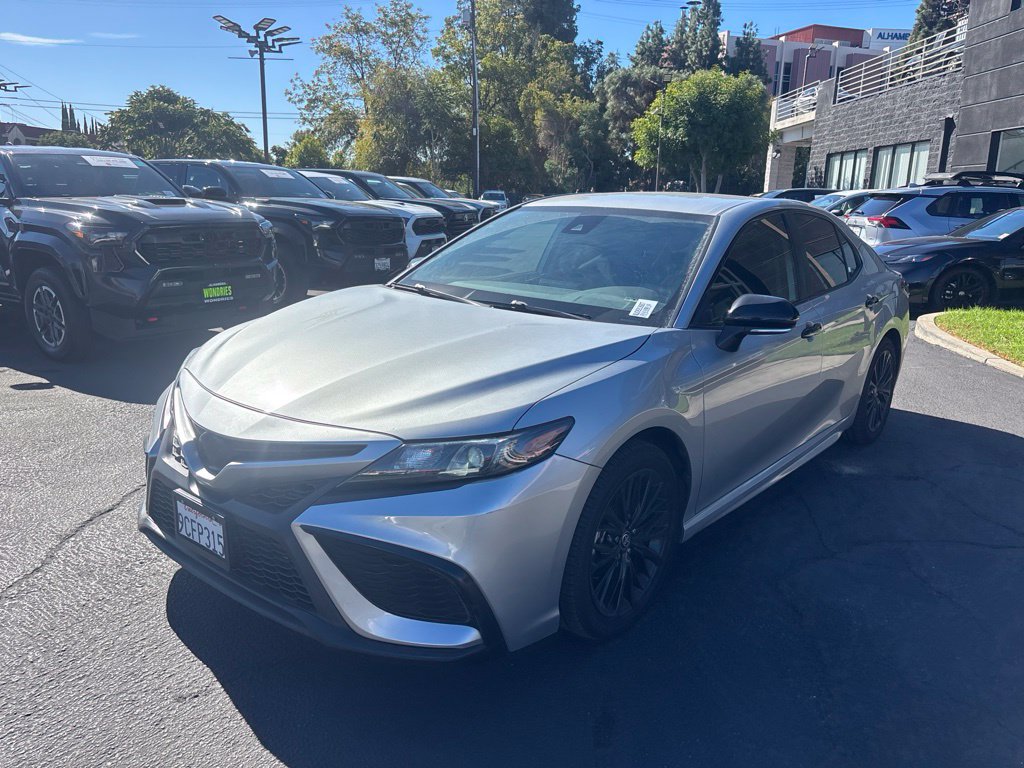Used 2022 Toyota Camry SE w/ Carpet Mat Package (TMS) FWD image 8