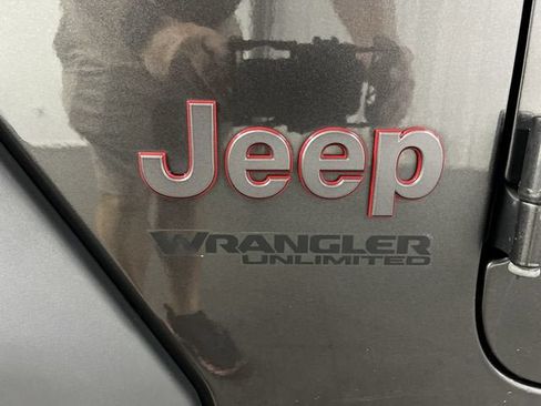 Used 2019 Jeep Wrangler Unlimited Rubicon w/ Dual Top Group AWD/4WD image 31