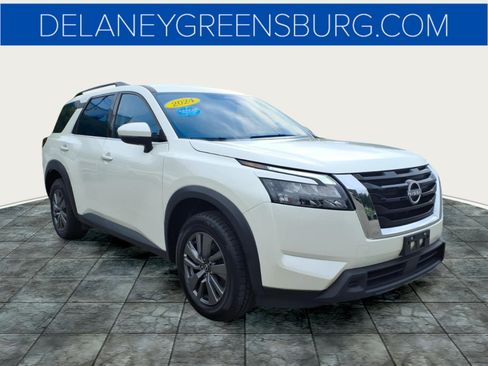 Used 2024 Nissan Pathfinder SV AWD/4WD image 1