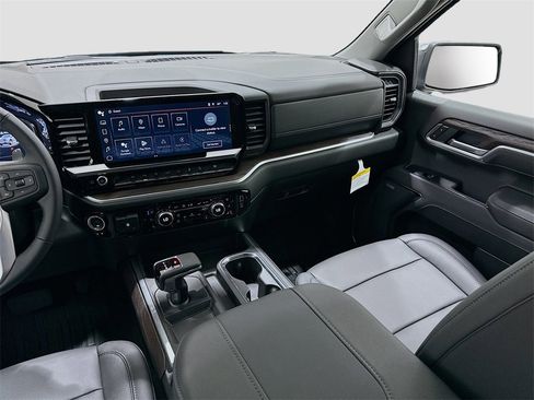 New 2026 GMC Sierra 1500 SLT image 24