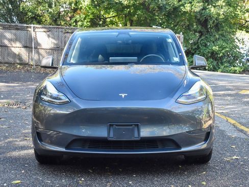 Used 2021 Tesla Model Y Long Range image 13