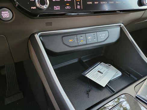 New 2027 Kia Carnival SX FWD image 19
