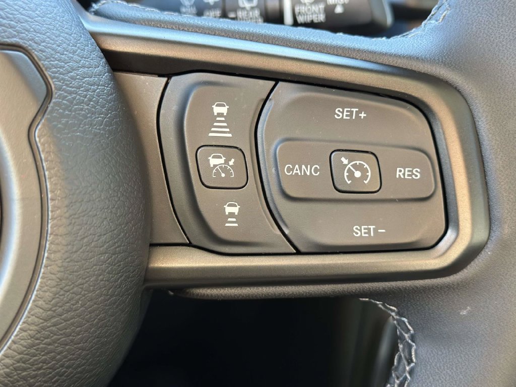 Used 2025 Jeep Wrangler Unlimited Sport AWD/4WD image 23