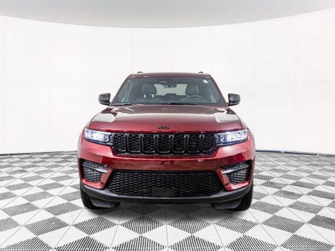 New 2025 Jeep Grand Cherokee Altitude image 5