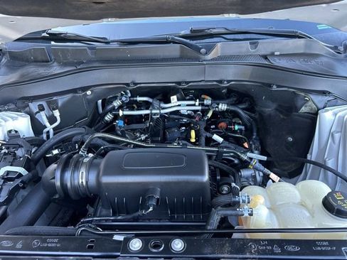 Used 2023 Ford Explorer XLT w/ Equipment Group 202A image 9