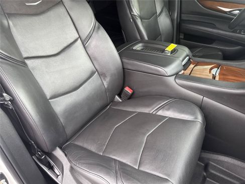 Used 2020 Cadillac Escalade Premium Luxury AWD/4WD image 39