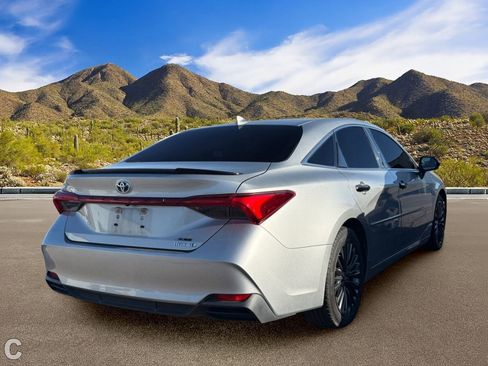 Used 2021 Toyota Avalon XSE w/ Carpet Mat Package (TMS) FWD image 4