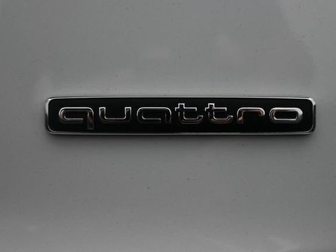 Used 2025 Audi Q5 2.0T Premium Plus w/ Premium Plus Package AWD/4WD image 11