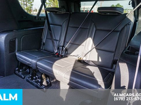 Used 2024 Chevrolet Suburban Premier RWD image 22