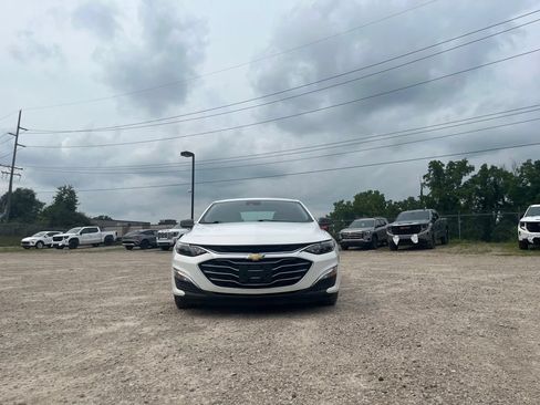 Used 2023 Chevrolet Malibu LS FWD image 4
