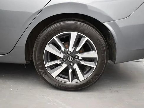 Used 2024 Nissan Versa SV image 33