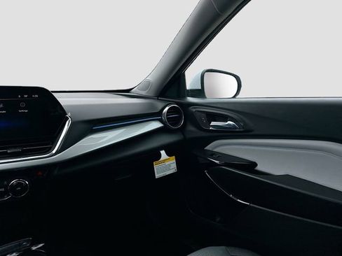 New 2026 Chevrolet Trax LT w/ Driver Confidence Package FWD image 24