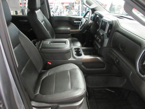 Used 2021 Chevrolet Silverado 1500 RST w/ Convenience Package II AWD/4WD image 8