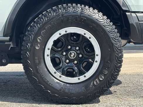 Used 2024 Ford Bronco Badlands AWD/4WD image 3