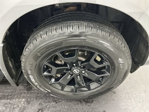 Used 2021 Nissan Frontier SV w/ Midnight Edition Floor Mats AWD/4WD image 8