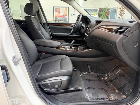 Used 2017 BMW X3 xDrive28i AWD/4WD image 16