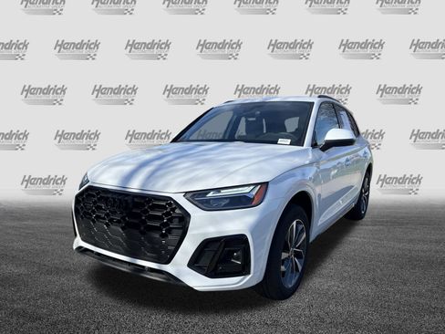 Certified 2024 Audi Q5 2.0T Premium w/ Summer of Audi Package image 5