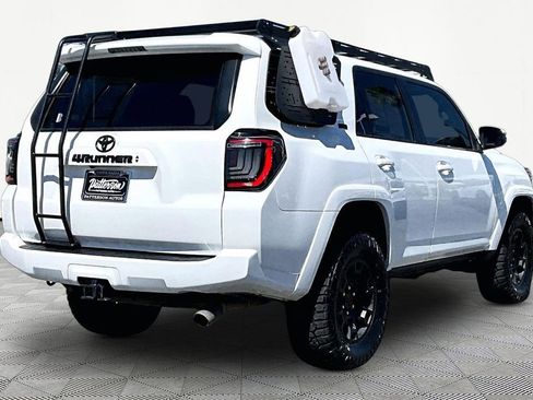 Used 2023 Toyota 4Runner SR5 Premium w/ SR5 Premium Package image 2