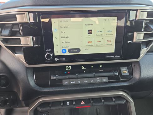 Used 2022 Toyota Tundra SR5 w/ SR5 Convenience Package image 22