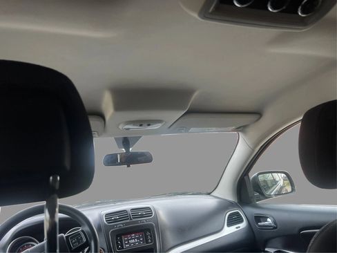 Used 2017 Dodge Journey SE w/ Flexible Seating Group FWD image 19
