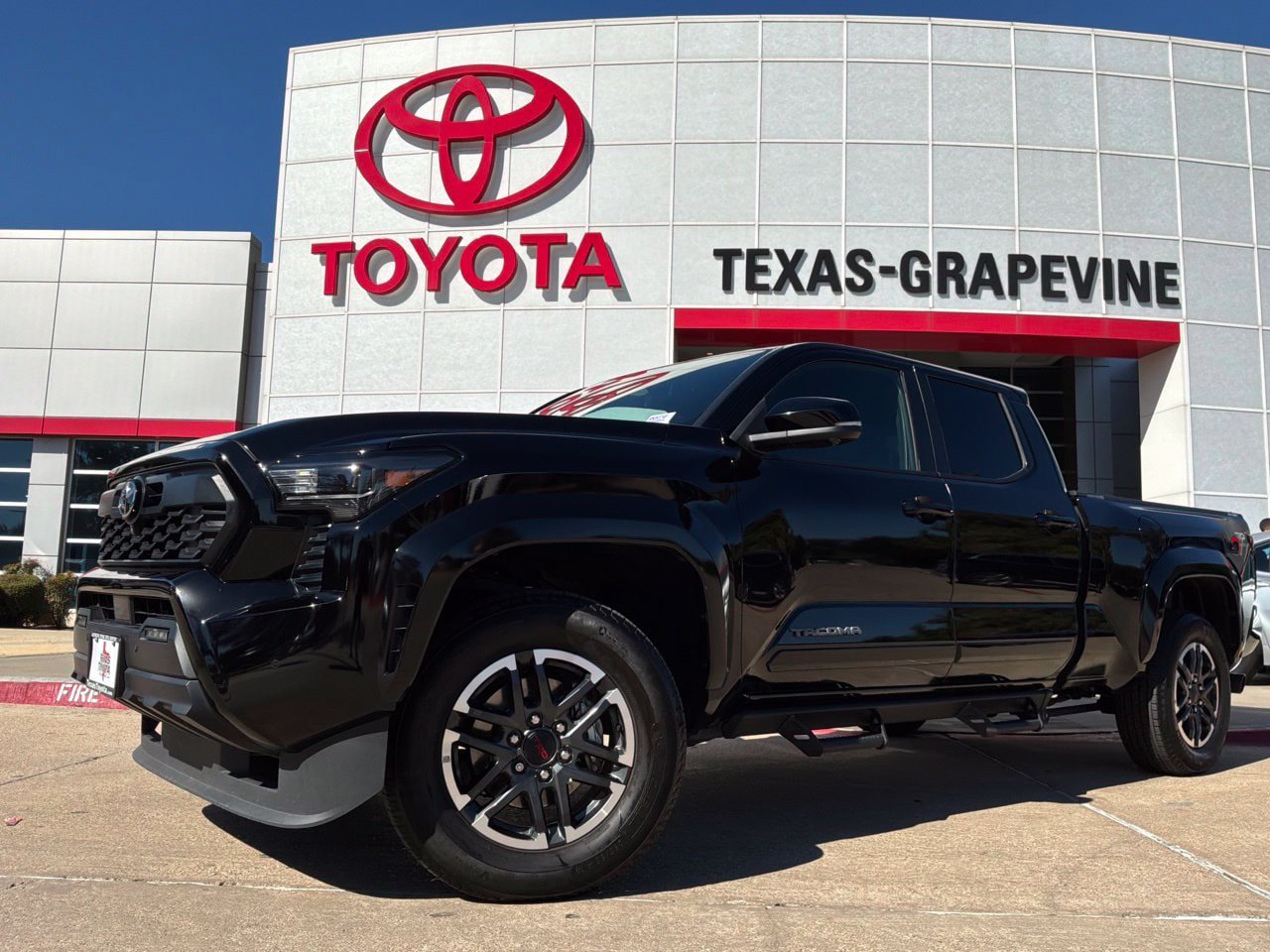 Used 2024 Toyota Tacoma TRD Sport w/ TRD Sport Premium Package AWD/4WD image 2