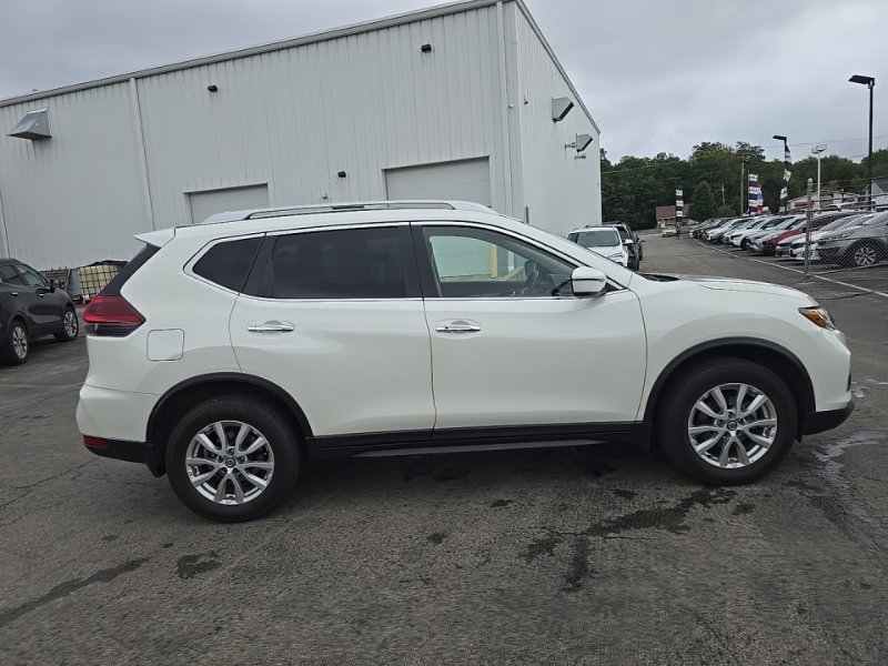 Used 2018 Nissan Rogue SV AWD/4WD image 9