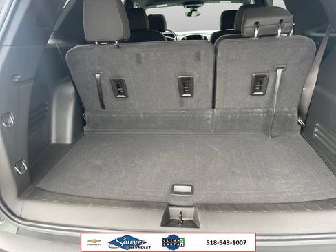 Used 2023 Chevrolet Traverse LT AWD/4WD image 18
