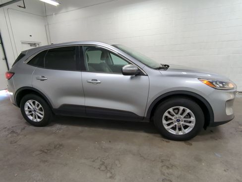 Used 2021 Ford Escape SE w/ Cold Weather Package image 2