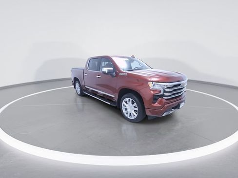 Used 2025 Chevrolet Silverado 1500 High Country w/ High Country Premium Package AWD/4WD image 2