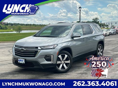 Used 2023 Chevrolet Traverse LT w/ LT Premium Package AWD/4WD image 1