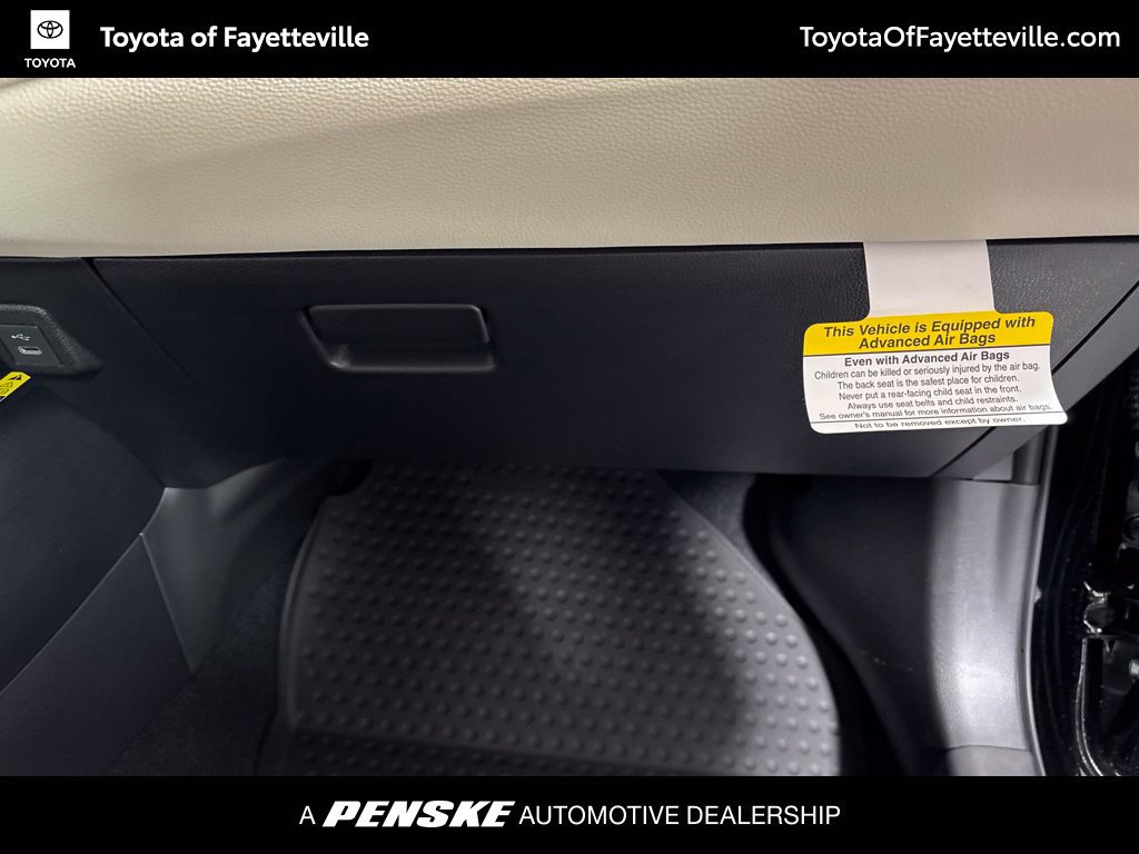 Used 2027 Toyota Corolla LE w/ LE Premium Package FWD image 12