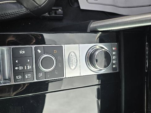 Used 2017 Land Rover Discovery HSE image 9