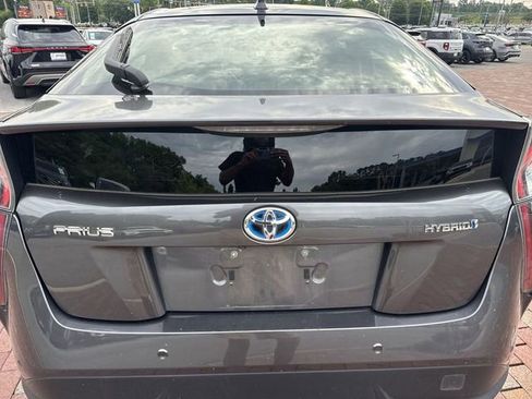Used 2017 Toyota Prius Four FWD image 9