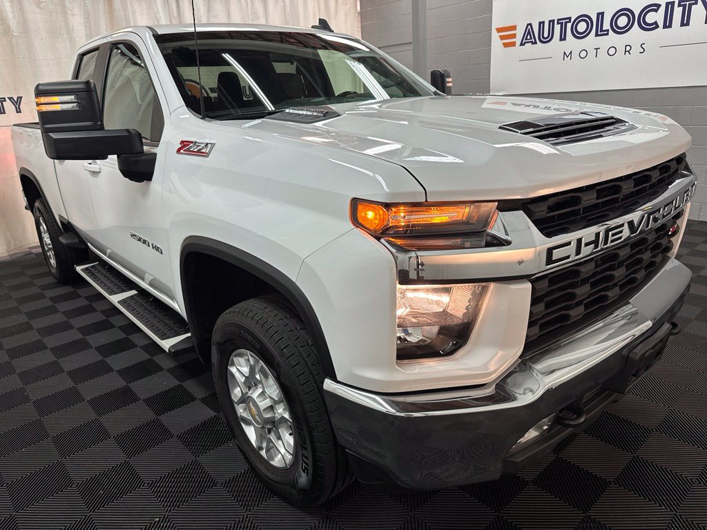 Used 2022 Chevrolet Silverado 2500 LT w/ Convenience Package AWD/4WD image 2