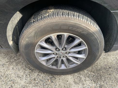 Used 2023 Buick Enclave Premium image 10