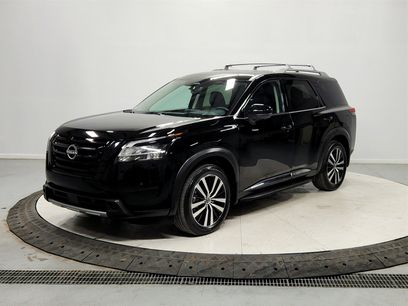 Used 2024 Nissan Pathfinder Platinum w/ Lighting Package (N93)