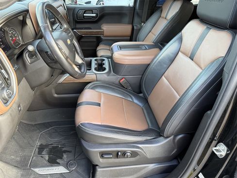 Used 2021 Chevrolet Silverado 1500 High Country w/ Technology Package image 12