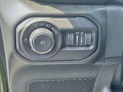 Certified 2022 Jeep Wrangler Unlimited Sahara w/ LED Lighting Group AWD/4WD image 11