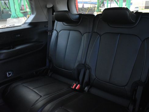 Used 2023 Jeep Grand Cherokee L Limited image 18