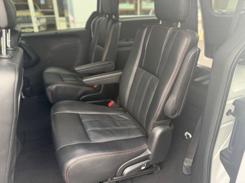 Certified 2020 Dodge Grand Caravan GT image 12