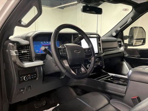 Used 2026 Ford F250 Platinum w/ Tremor Off-Road Package AWD/4WD image 16