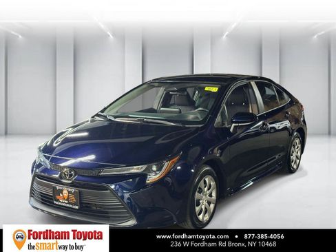Used 2025 Toyota Corolla LE FWD image 4