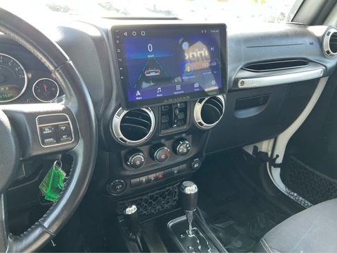 Used 2016 Jeep Wrangler Unlimited Sahara w/ Connectivity Group image 35