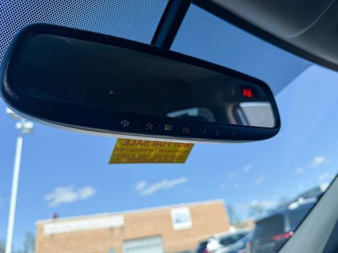 Used 2017 Nissan Rogue SV w/ SV Premium Package image 12