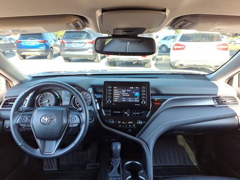 Used 2024 Toyota Camry SE image 20